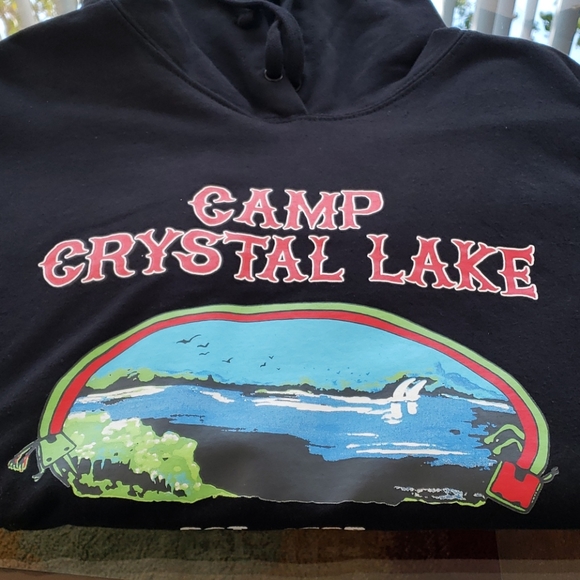 ❌SOLD❌ FRIDAY THE 13TH CAMP CRYSTAL LAKE CROP - Picture 4 of 10